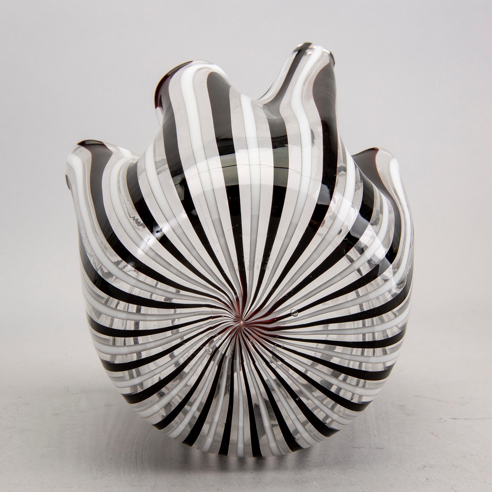 Probably Paolo Venini & Fulvio Bianconi, glass, "Fazzoletto", Venini, Murano, Italy.