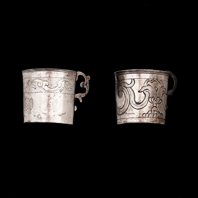 BÄGARE, ett par, silver, Ryssland, Kostroma, 1700-tal. Totalvikt 92 g.
