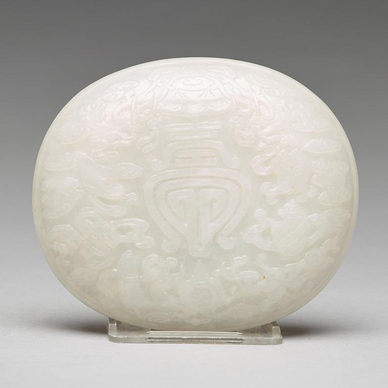 A carved nephrite placque, presumably late Qing dynasty.