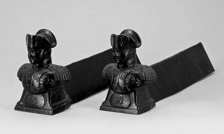 ELDHUNDAR, ett par, gjutjärn, 1900-talets andra hälft.