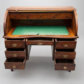 SKRIVBYRÅ / CYLINDERBYRÅ, möjligen Ryssland, 1700-senare hälft.