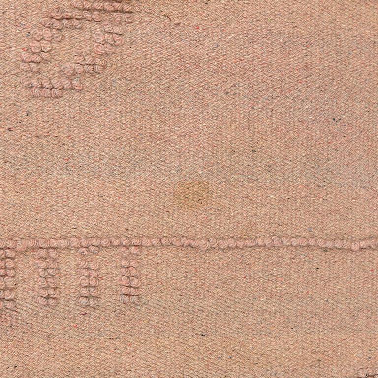 Rauha Vuorio-Aarnio, hårgarnsmatta, 1950-tal. Ca 245x165 cm.