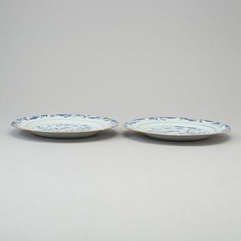 A pair of blue and white dishes, Qing dynasty, Qianlong (1736-95).