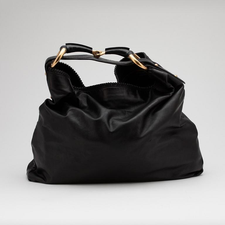 GUCCI, a black leather "Chain - Hobo" / "Hobo Horsebit" bag.