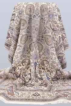 Matta, Nain, äldre, part silk, 364 x 259 cm.