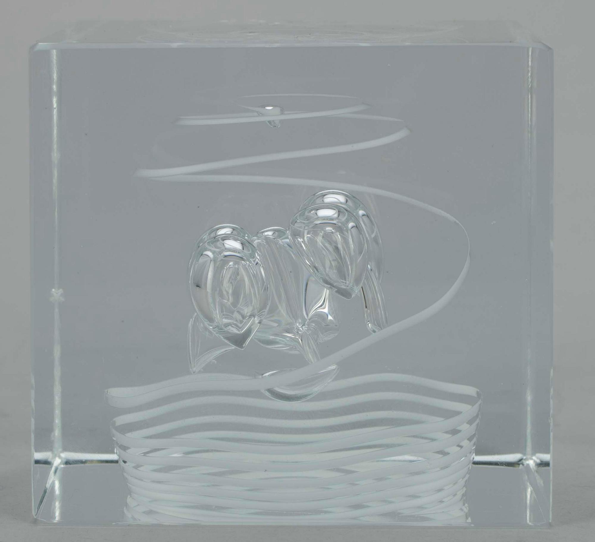 ÅRSKUB, glas, sign. Oiva Toikka Nuutajärvi 1987, 339/2000.