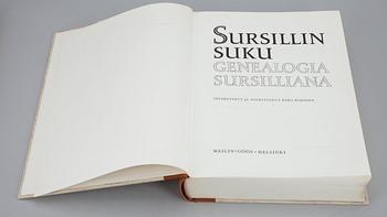 SLÄKTBÖCKER, 2 st, Sursillin suku samt Genealogia Sursilliana. 1960 och 1971.