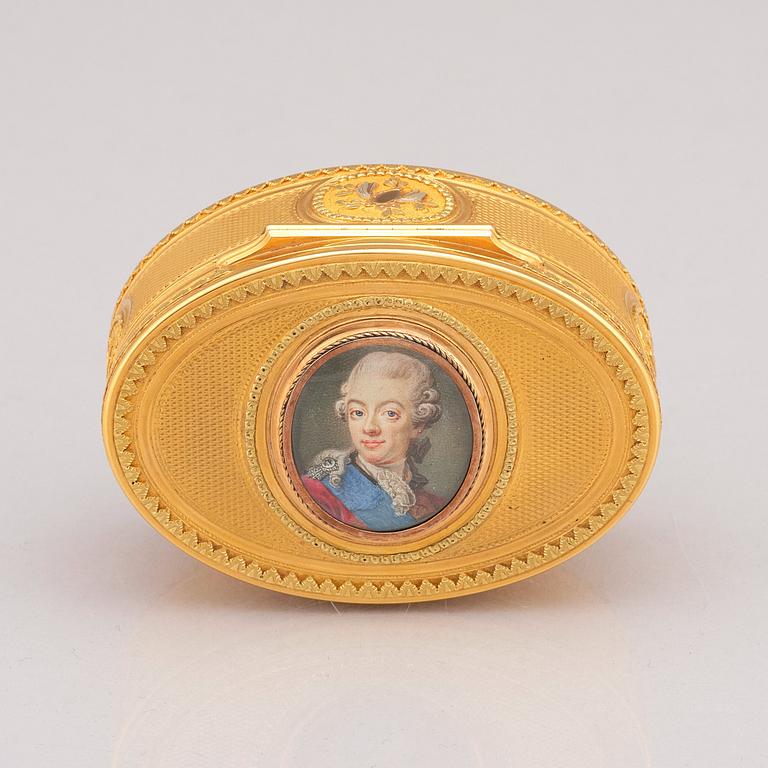 Kunglig presentationsdosa, guld,  Matthieu Philippe, Paris 1776-77, miniatyr med Gustav III av Johan Georg Henrichsen.
