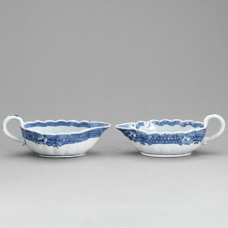 SÅSSNIPOR, 2 st, porslin, Qianlong, Kina 1700-tal.