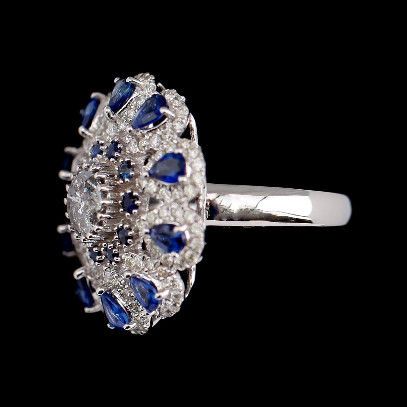 COCKTAILRING, 18 k vitguld, briljantslipade diamanter tot 1.70 ct, safirer tot 1.69 ct.