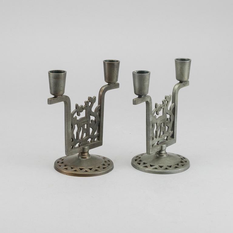 A PAIR OF GUNNAR ÅKERLIND CANDLESTICKS, Stjärn-Metall.