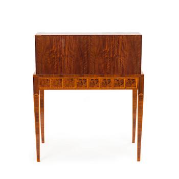 SEKRETÄR, Reiners Möbler, Mjölby, 1900-talets första hälft.