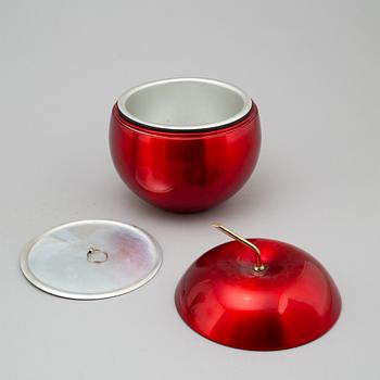 A 'Daydream' icebucket, late 20th century.