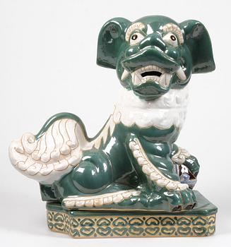 FIGURIN, porslin, Kina, 1900-talets andra hälft.