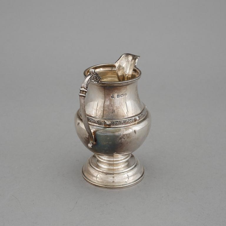 GRÄDDKANNA, silver, Davis Duff & Son, Glasgow, omkring sekelskiftet 1900. Vikt ca 182 gram.