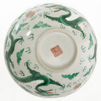 A Chinese enamelled 'dragon' porcelain bowl, Qing dynasty, 19th century.