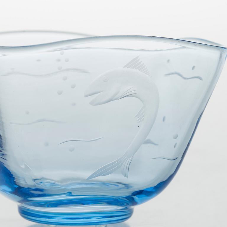 Gunnel Nyman, A glass bowl, model 38/1081 Riihimäki Glassworks Ltd. Signed Riihimäen Lasi Oy 1945 AO. Designed in 1938.