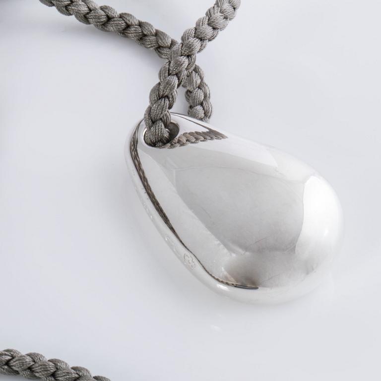 A pendant, by Ole Lynggaard.