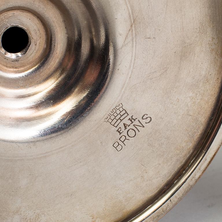 NILS FOUGSTEDT, ljusstakar, ett par, art deco, nysilver, för Fabriksaktiebolaget Kronsilver, 1930-tal.