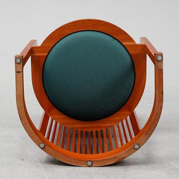 FRANK LLOYD WRIGHT, ARMCHAIR,  model no 606 "Barrel Chair", Cassina 1980-tal.