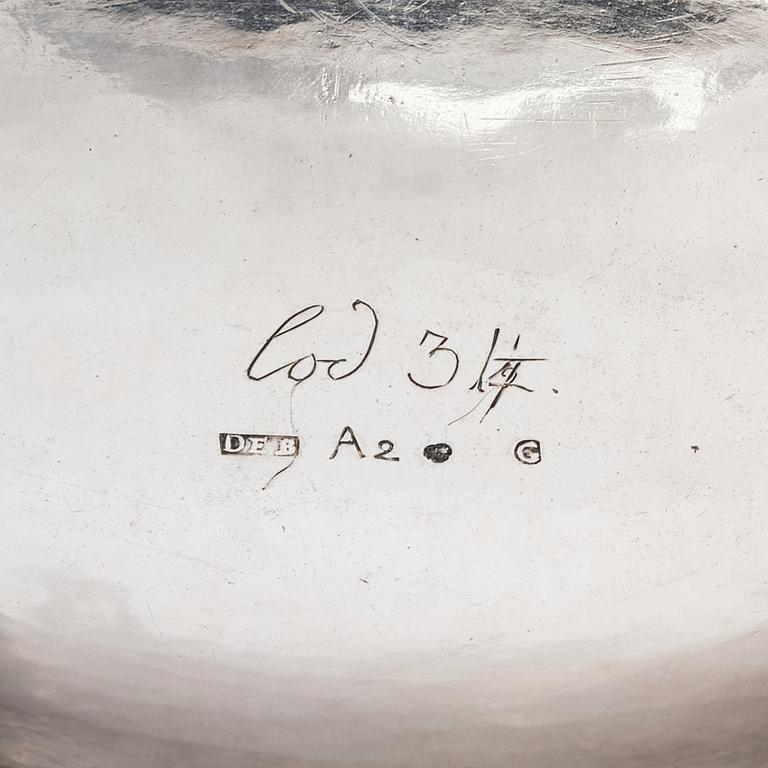 A Swedish 18th century silver bowl/tureen, mark of Daniel Elfbom, Gävle 1783.