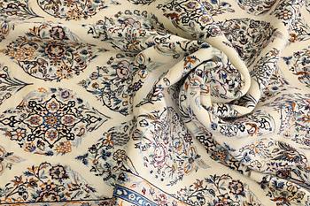 Matta, Nain, part silk, s.k. 6 LAA, ca 265 x 204 cm.