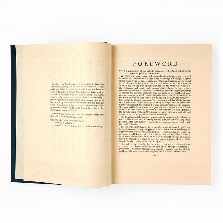 A catalogue of chinese pottery and porcelain in the Collection of Sir Percival David, by R.L. Hobson, 1934.