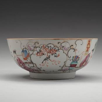 A famille rose punch bowl, Qing dynasty, Qianlong (1736-95).