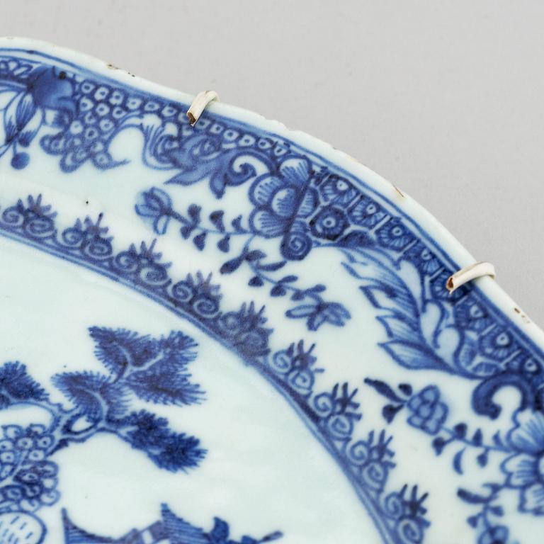 A pair of blue and white serving dishes, Qing dynasty, Qianlong (1736-95).