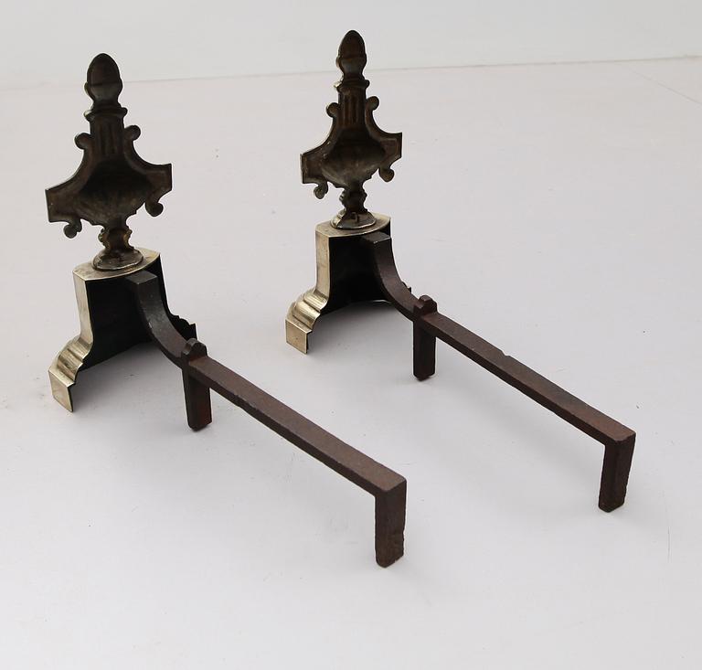 ELDHUNDAR, 1 par, mässing och gjutjärn, 1800-/1900-tal.