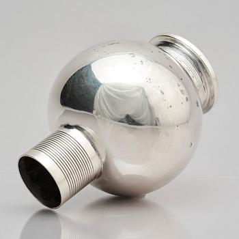 Nils Fougstedt, a vase and bowl, Fabriksaktiebolaget Kronsilver, 1930s.