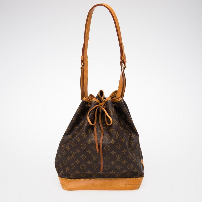 A MONOGRAM CANVAS Noé SHOULDER BAG.