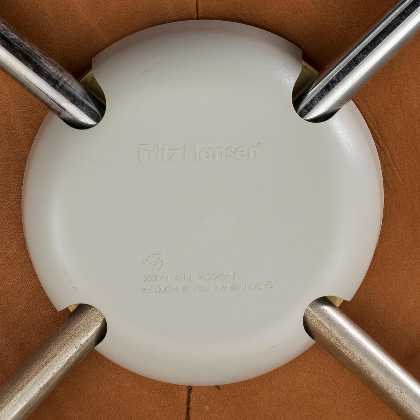 ARNE JACOBSEN, 6 st stolar, "Sjuan", Fritz Hansen.