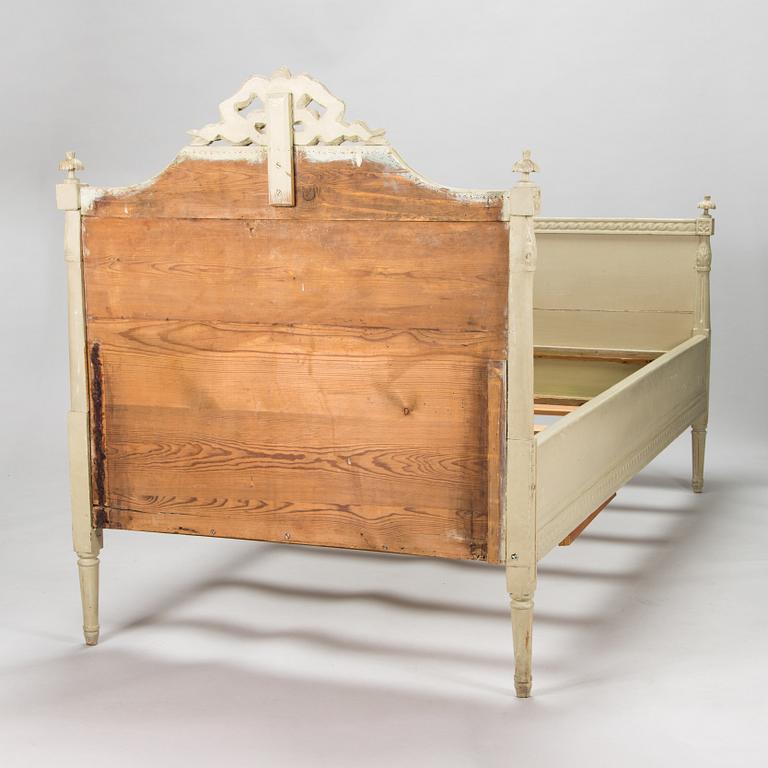 Sänky, kustavilainen, 1700-luvun loppu.