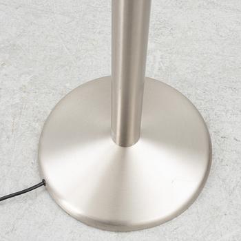 Pietro Chiesa, golvlampa, "Luminator", Fontana Arte, Italien, 2017.