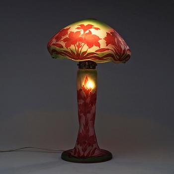 A Karl Lindeberg/ Alf Wallander Art Nouveau cameo glass table lamp, Kosta ca 1908-1914.