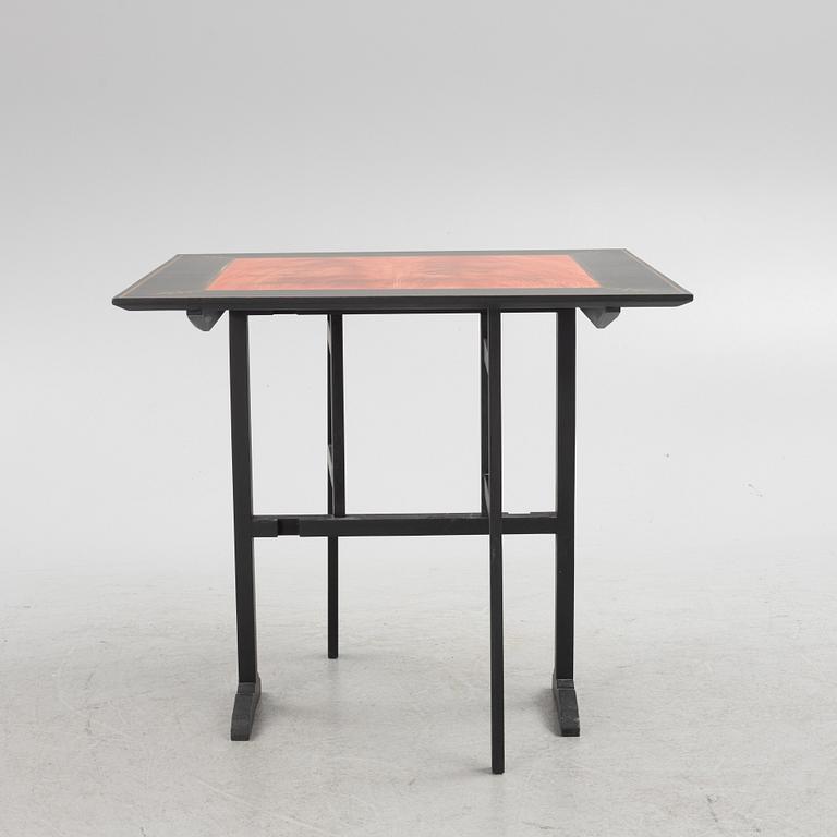 Drop-leaf table, 20th century.