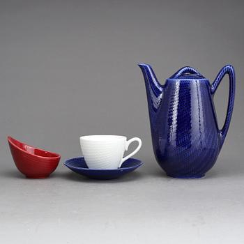 SERVISDELAR, 8 st. Blå eld, Hertha Bengtsson, Rörstrand. I produktion 1951-71.