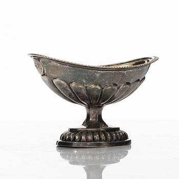 A parcel-gilt silver salt cellar, S:t Petersburg 1826.