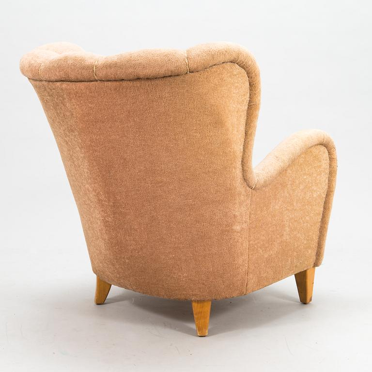 A 1950s armchair.