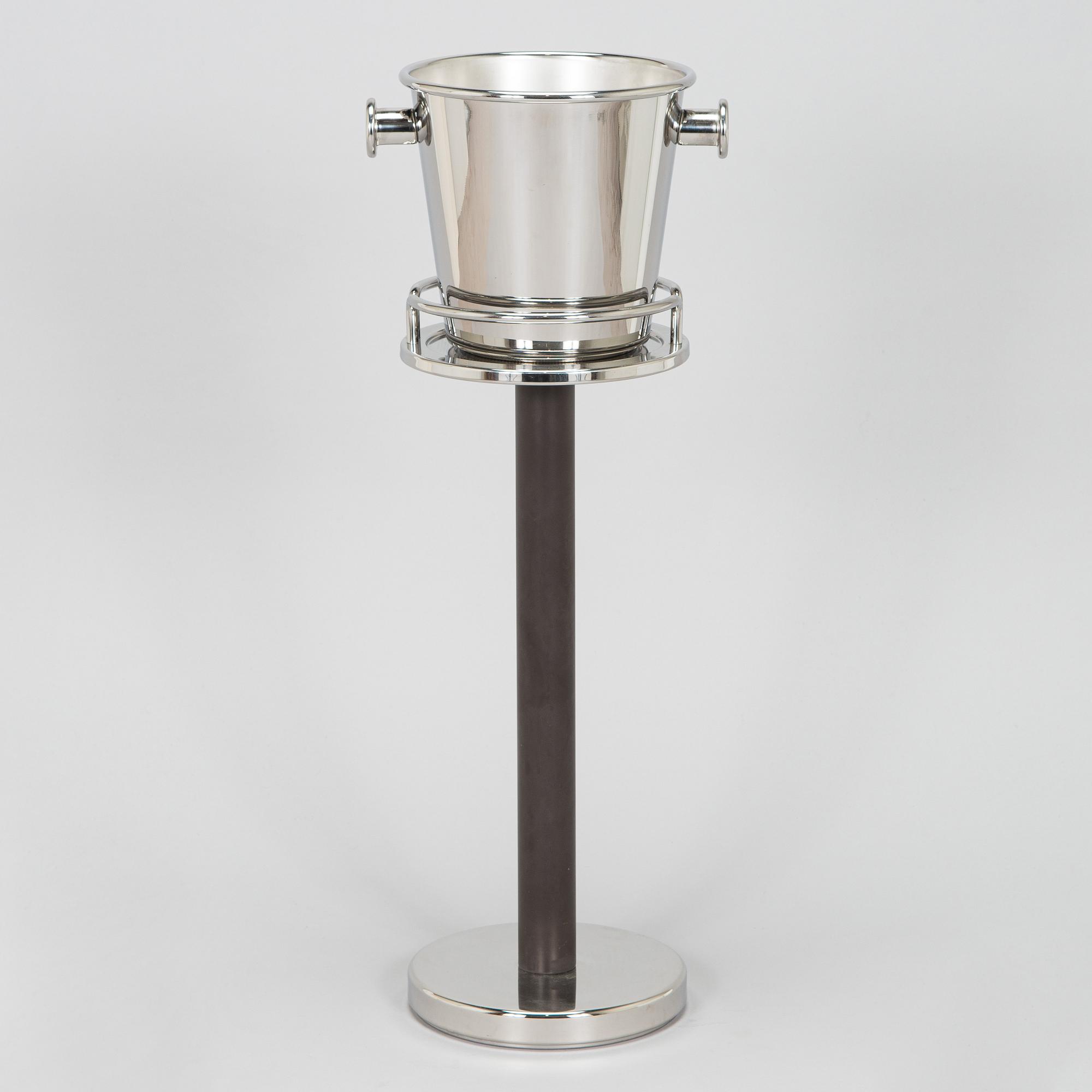 Ettore Sottsass, samppanjajäähdytin ja jalusta, Alessi, 1900-luvun loppu.