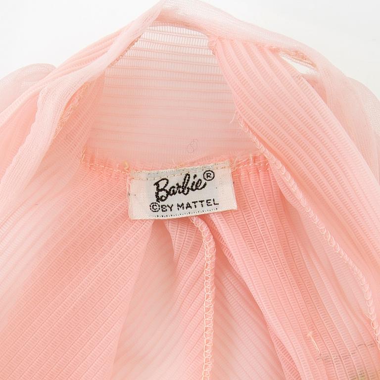 Barbie clothes 4 sets. Vintage including "Dinner at Eight" Mattel 1963. "Nighty Negligée" Mattel 1959-64.