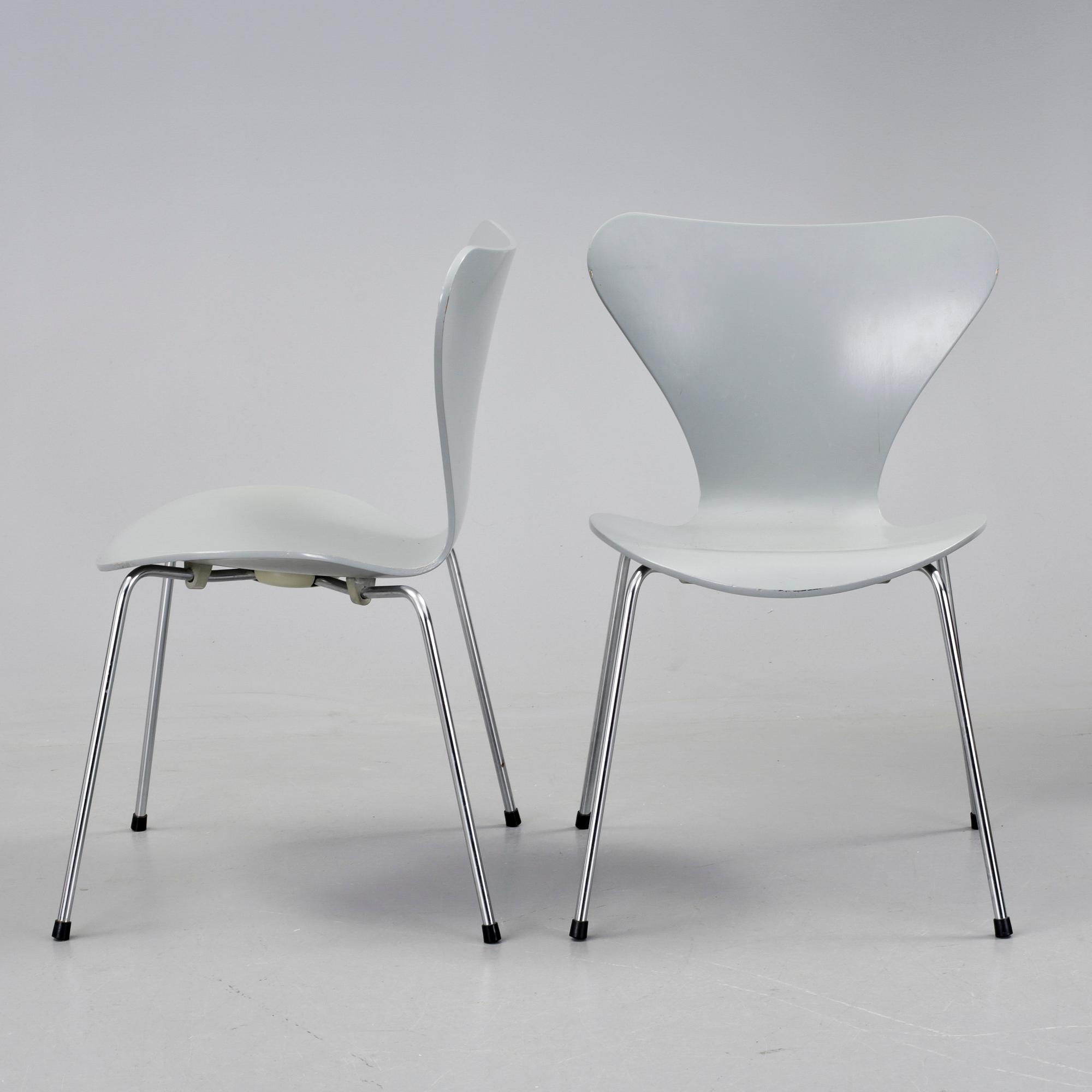 STOLAR, 2 st, "Sjuan", Arne Jacobsen, Fritz Hansen 1989.
