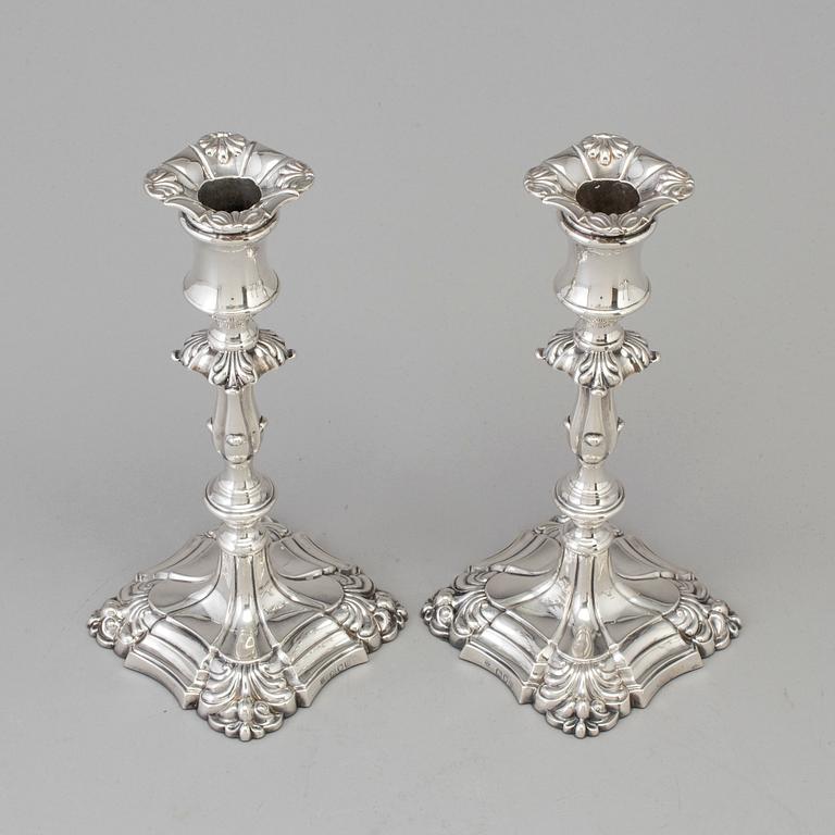 HENRY WILKINSON, ljusstakar, ett par, silver, London, Englnad, 1895.