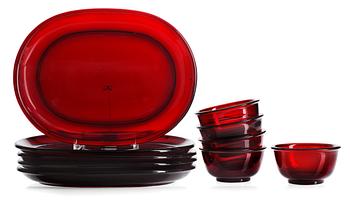 527. A Josef Frank set of 5 red glass plates and 5 bowls for Svenskt Tenn.
