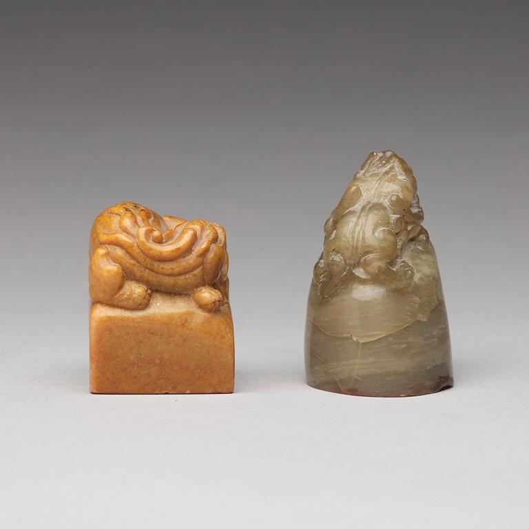 Two carved Chinese seals, presumably around 1900.