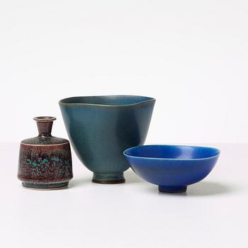 SKÅLAR, 2 st samt VAS, stengods, Berndt Friberg, Gustavsberg Studio.