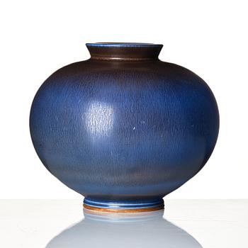 Berndt Friberg, a stoneware vase, Gustavsberg studio, Sweden 1964.