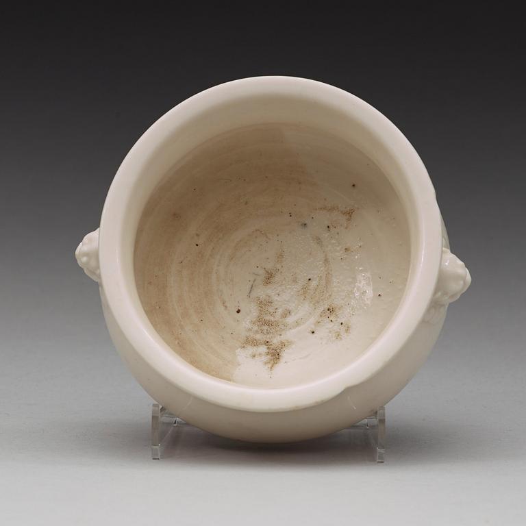 A Blanc de Chine censer, Qing dynasty, Kangxi (1662-1722).