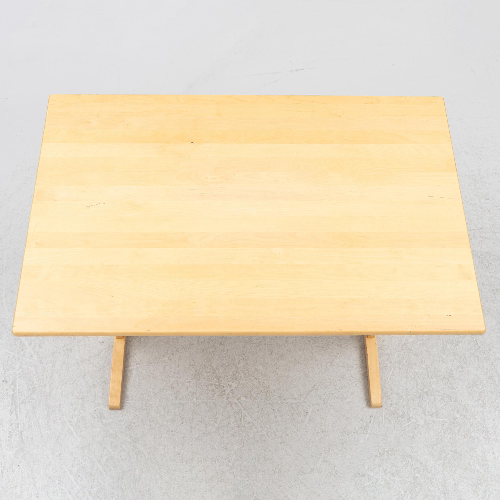Yngve Ekström, matbord, "Björka", Stolab, 2007.